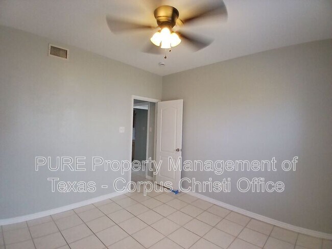 Building Photo - 14006 Fortuna Bay Dr