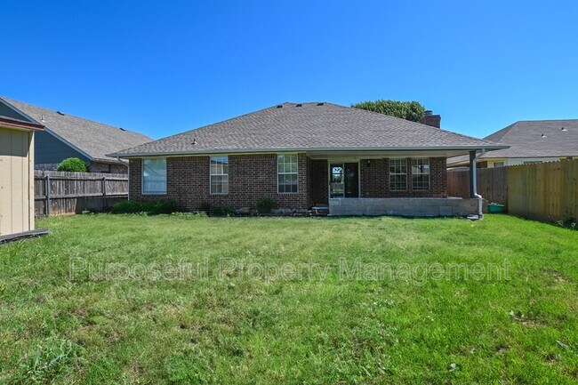 Building Photo - 1121 SW 99th Terrace