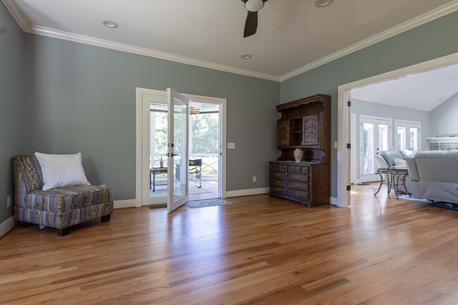 Building Photo - 133 Old Augusta Dr