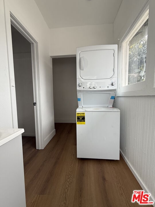 Building Photo - 4501 S Budlong Ave