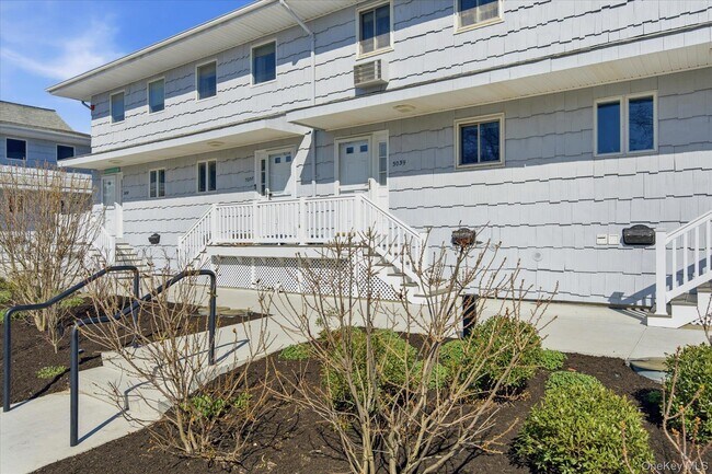 Building Photo - 3039 Mitchell Rd