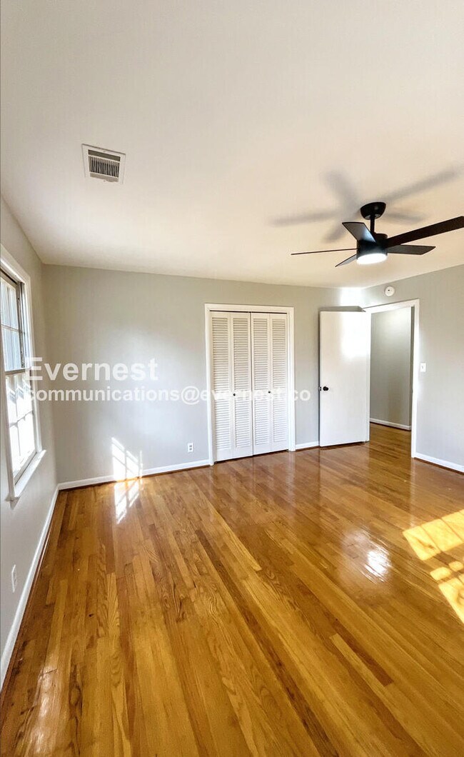 Building Photo - 1307 Brockton Dr