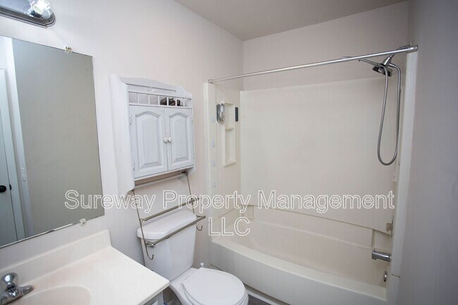 Building Photo - 137 Brent Ct