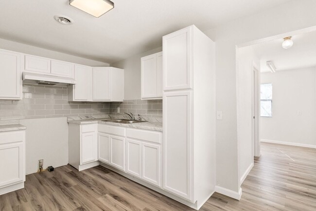 Building Photo - Remodeled