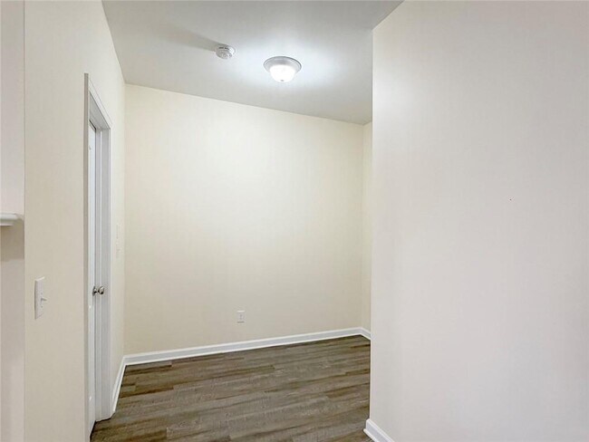 Building Photo - 3712 Brockenhurst Dr