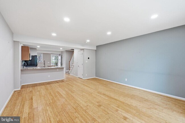 Building Photo - 1513 N Van Dorn St