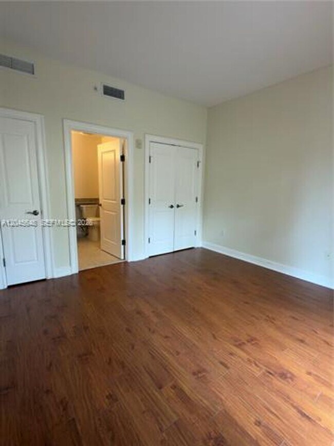 Building Photo - 16100 Emerald Estates Dr