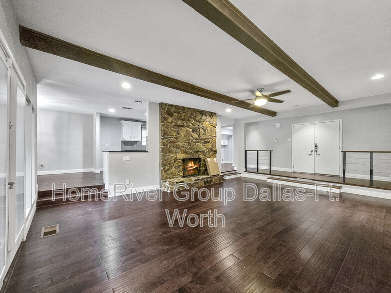 Building Photo - 9033 Flicker Ln