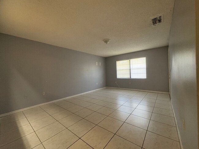 Building Photo - 332 Caldbeck Way