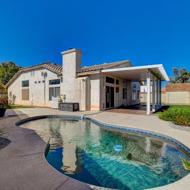 Building Photo - Single story home. NO HOA!