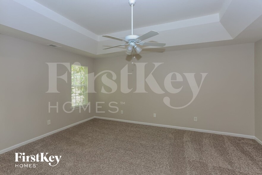Building Photo - 8605 Royal Bluff Dr