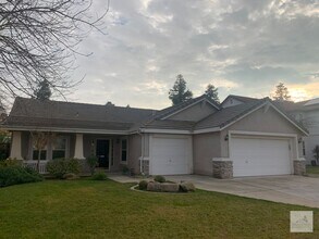 Building Photo - 1679 E La Quinta Dr