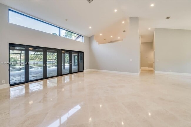 Building Photo - 1180 Manor Ct