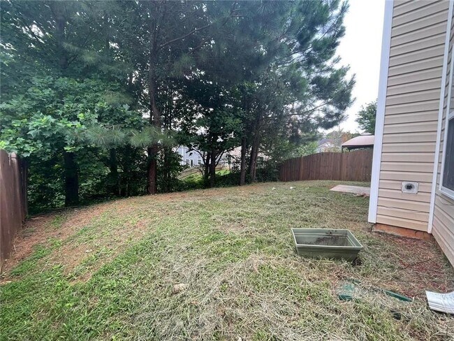 Building Photo - 2430 Mayfair Dr