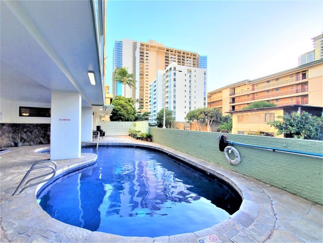 Building Photo - Island Living in Waikiki with 1 parking st...