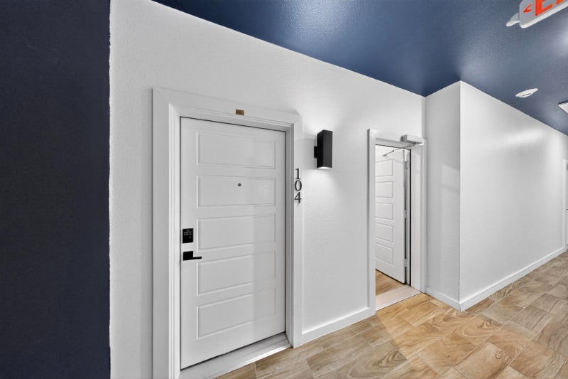 Building Photo - 800 S Welch St