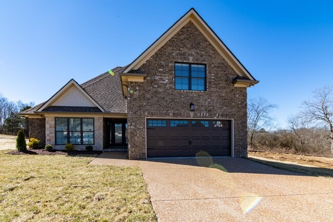 Primary Photo - For Lease - Single Family Home in Gallatin
