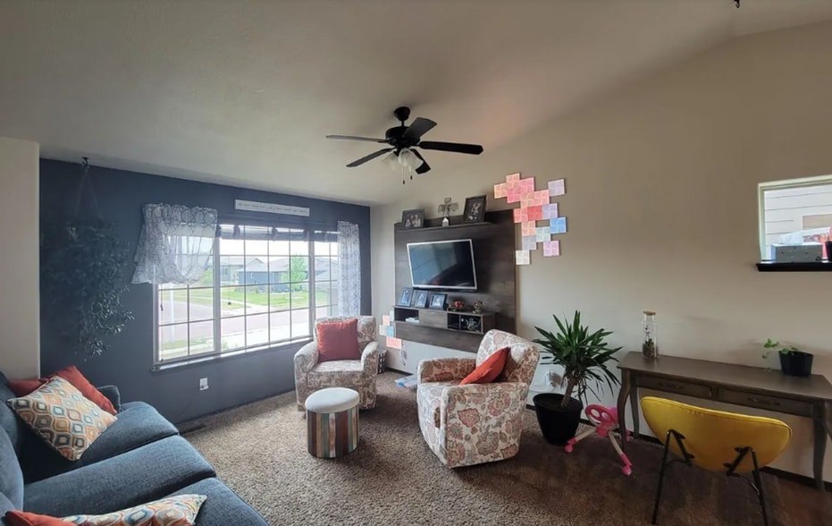 Building Photo - 8016 W Vista Park St