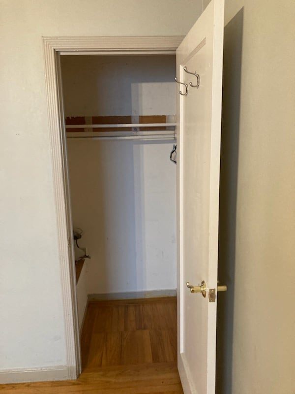 Building Photo - 106 Sargent St