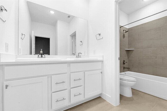 Building Photo - 29651 Blooming Grv