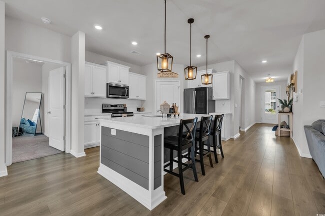 Building Photo - 553 Pier Ct