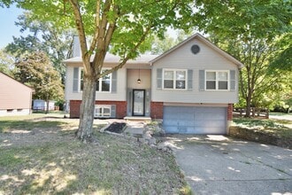 Building Photo - 647 Regent Rd