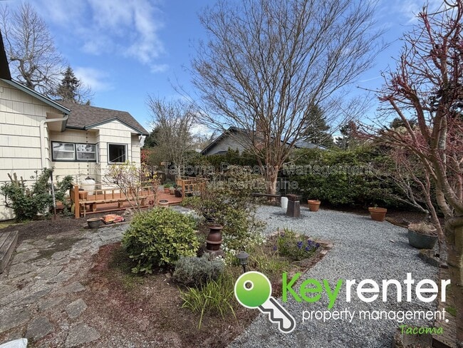 Building Photo - 4902 N 16th St