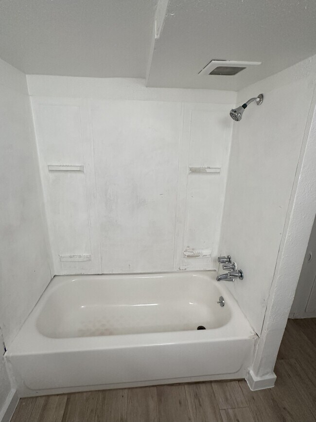 Building Photo - 2025 Emporia St