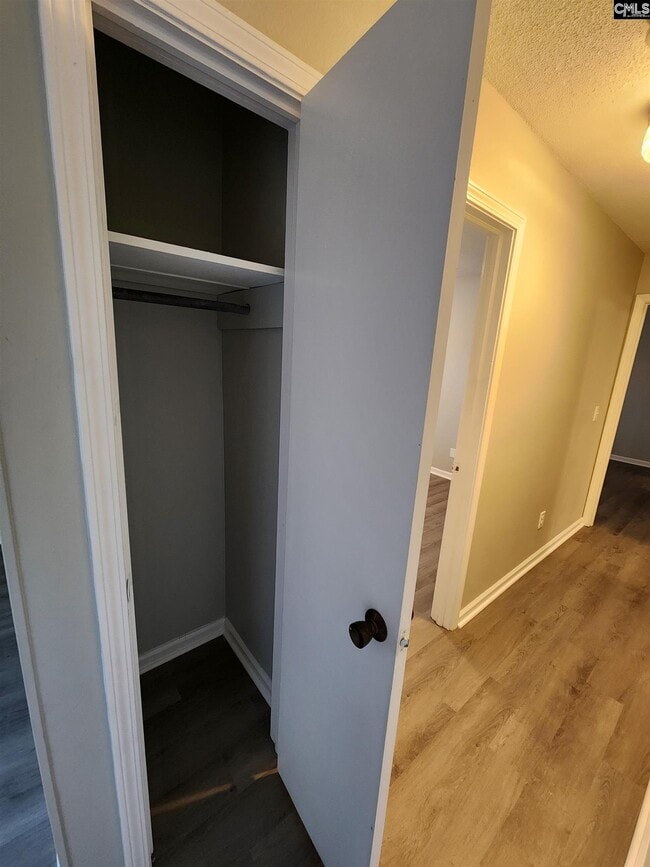 Building Photo - 721 Deerwood St