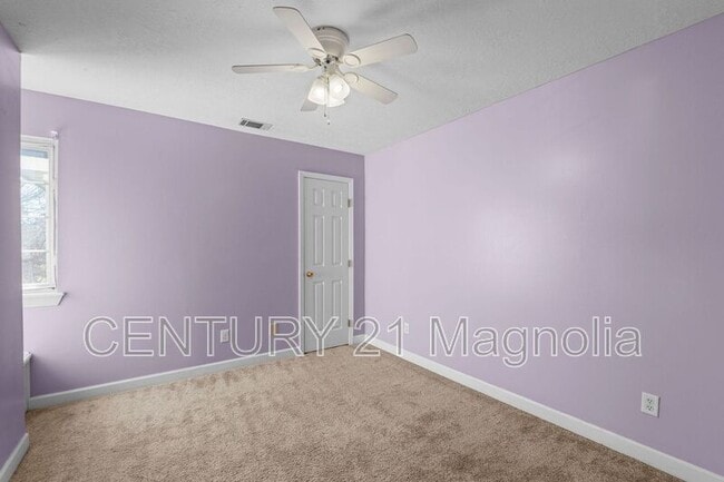 Building Photo - 832 Prairie Ln