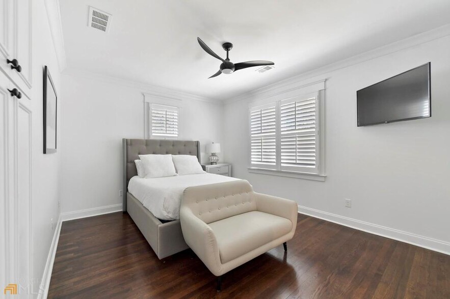Primary bedroom - 854 Moreland Ave SE