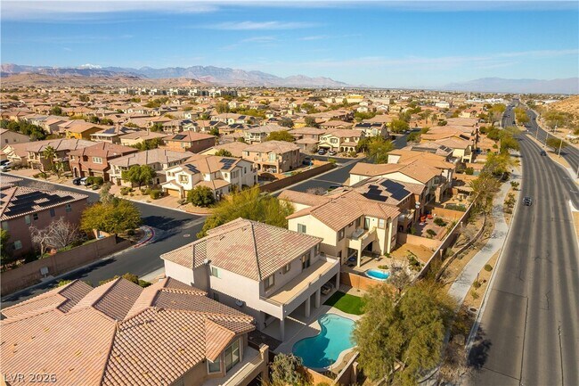 Building Photo - 9632 Staff Ln