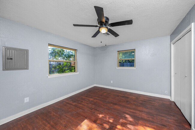 Building Photo - 412 NW 69th St