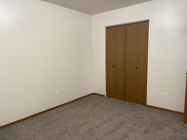 Building Photo - Duplex with detached garage