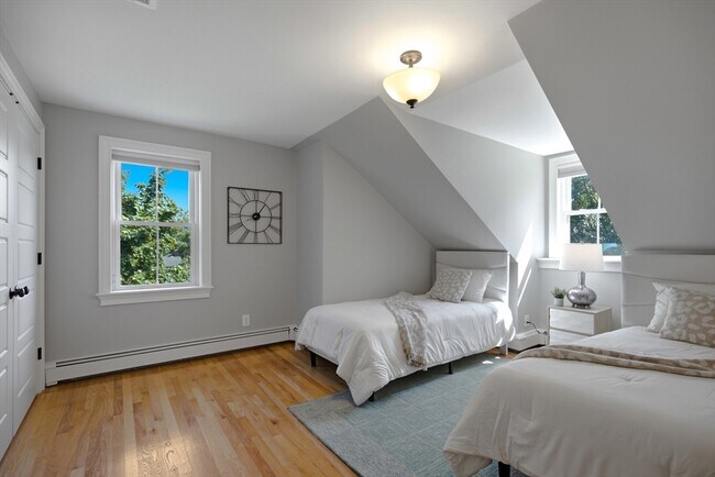 Building Photo - 149 A Bishop Allen Dr