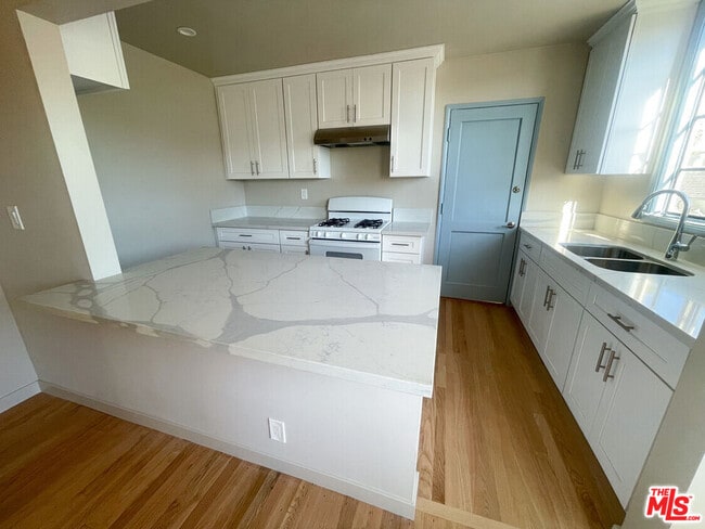 Building Photo - 1241 N Crescent Heights Blvd