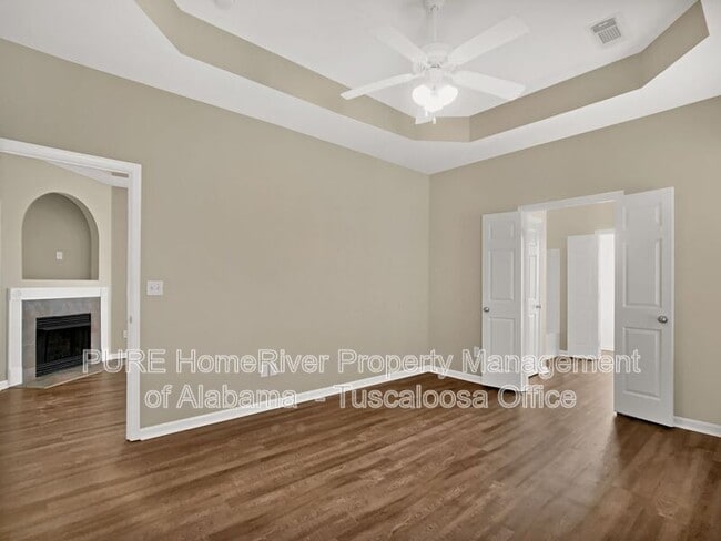 Building Photo - 9750 Moonlight Dr