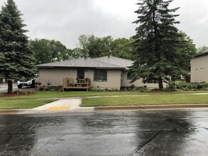 Building Photo - 1609 Devney Dr
