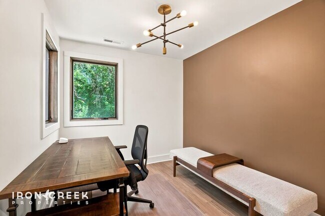 Building Photo - 3015 Sand Hill Crane Dr