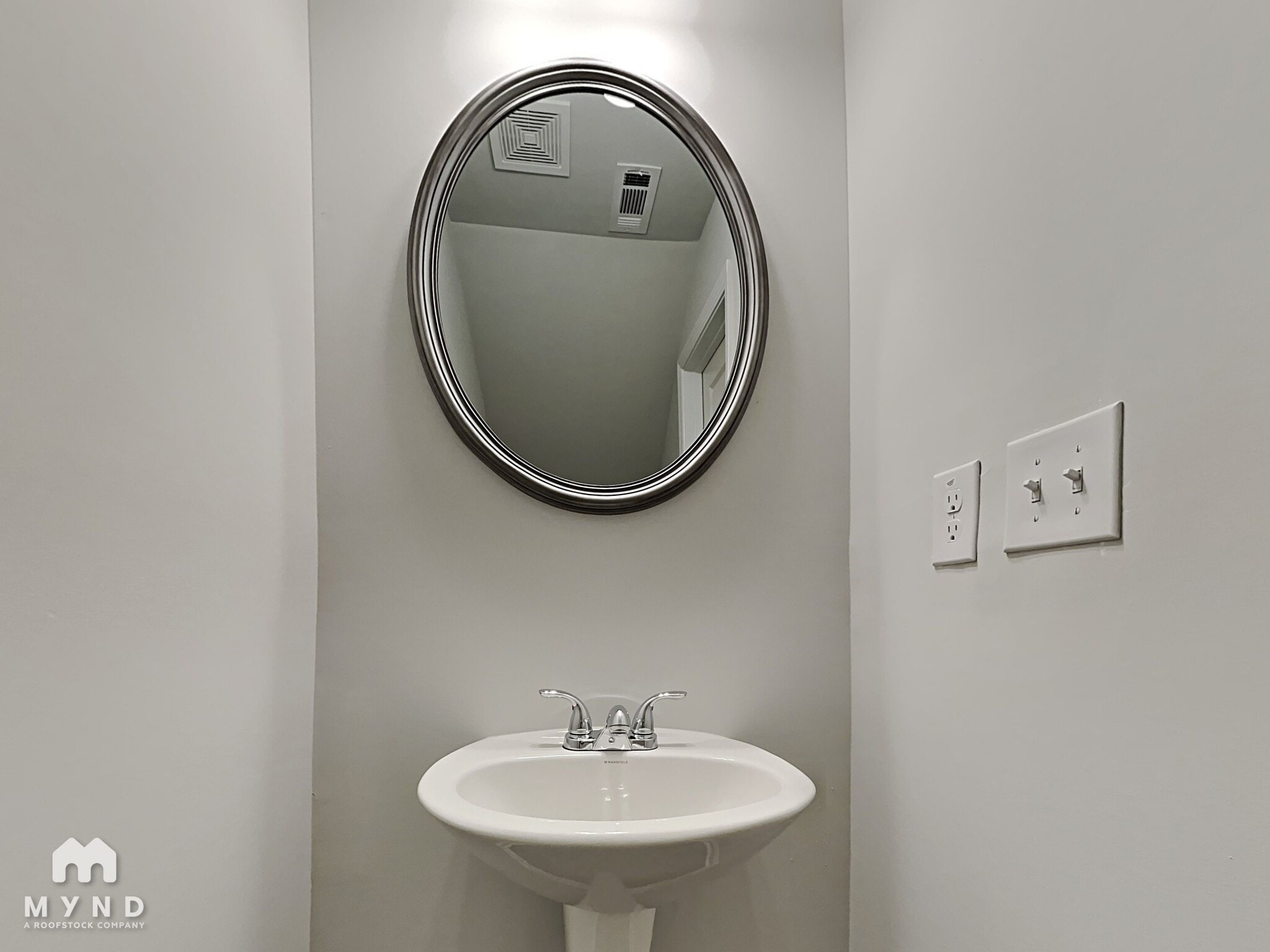 Building Photo - 1832 Carrington Dr