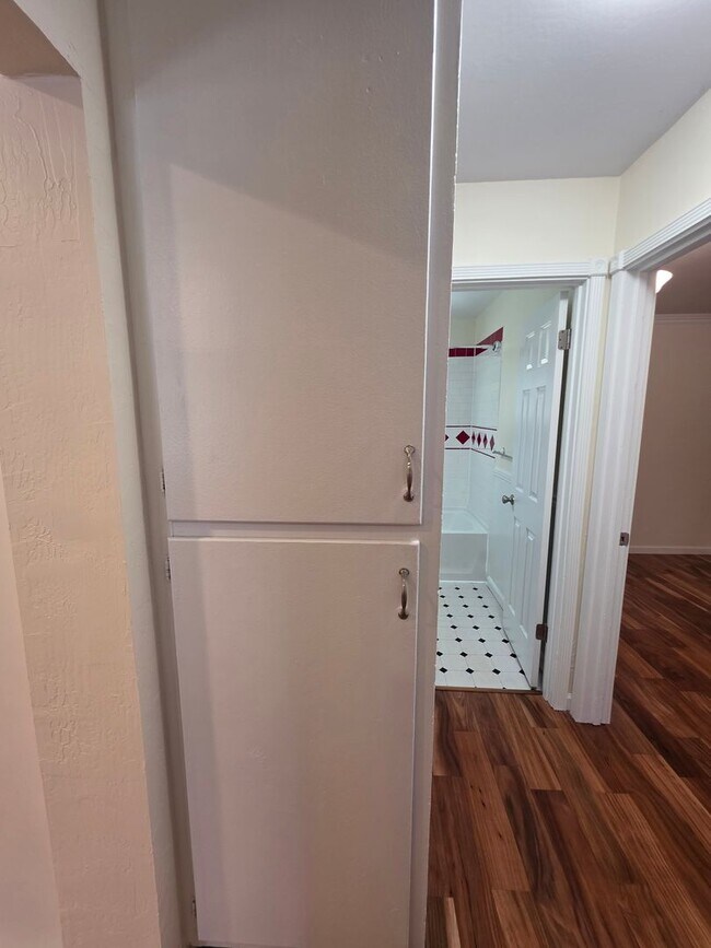 Building Photo - Endearing 4/2 Top of the Line Remodel in Concord's Canterbury Neighborhood