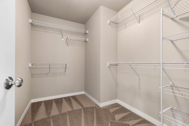 Building Photo - Spacious 5-Bedroom Home with Loft in Beautiful Carnation