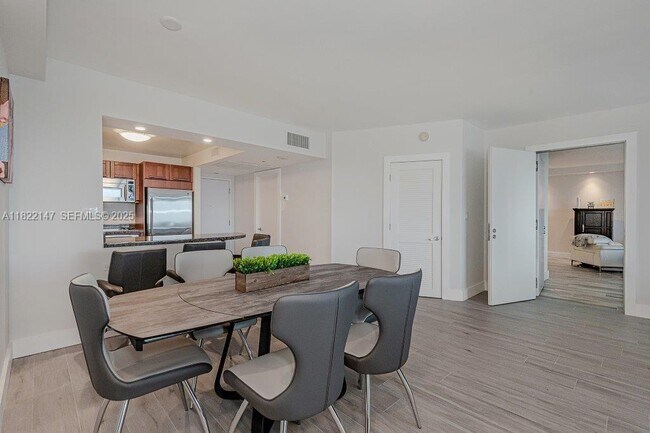 Building Photo - 2301 Collins Ave