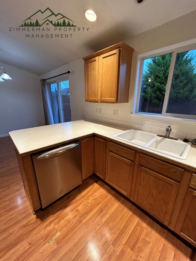 Building Photo - 3 Bedroom Home In Santa Clara!