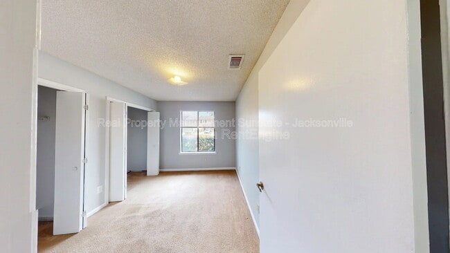 Building Photo - 11256 Windtree Dr E