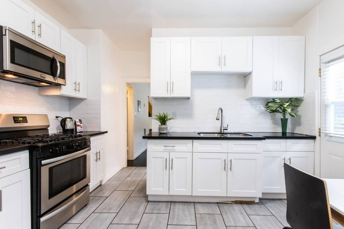 Building Photo - 1806 Washington Way