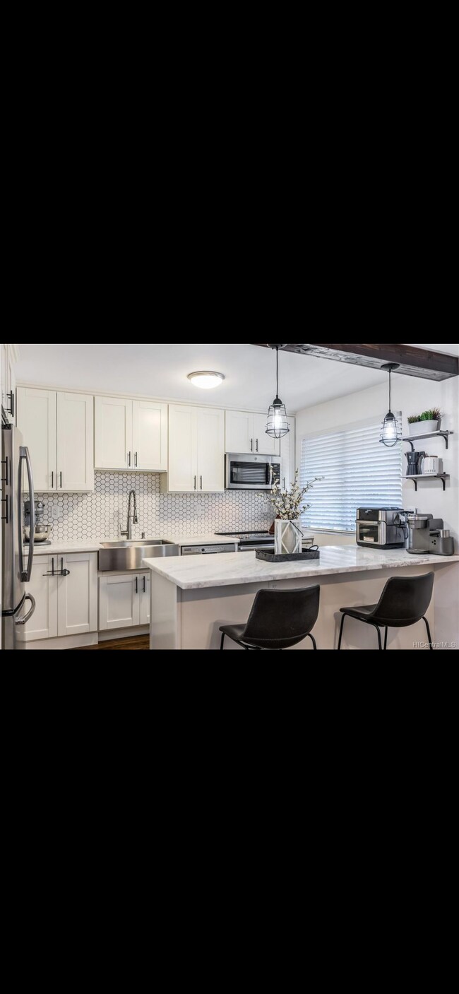 Building Photo - 94-1402-1402 Lanikuhana Ave