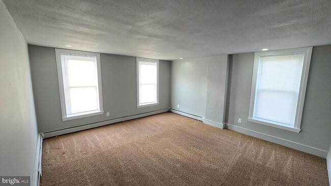 Building Photo - 39 Pine St