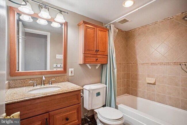 Building Photo - 3356 Woodburn Rd