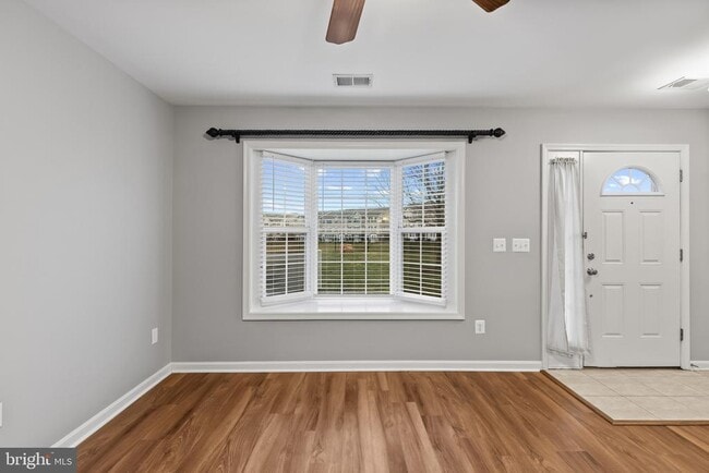 Building Photo - 1900 Lennox Dr